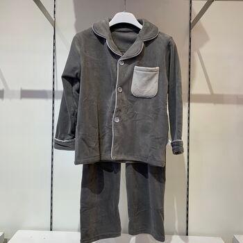 الرمادي الداكن