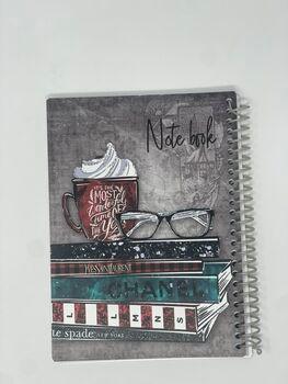 طباعة كتب وكوب شاي