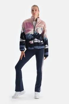 الأزرق الداكن